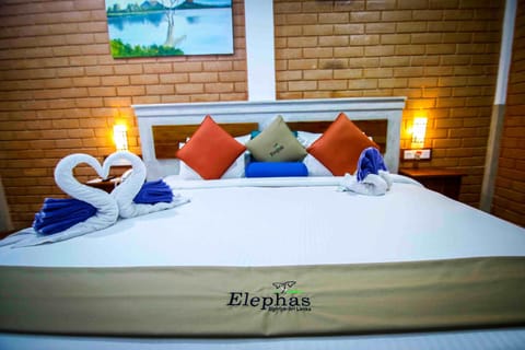 Deluxe Triple Room | In-room safe, free WiFi, bed sheets