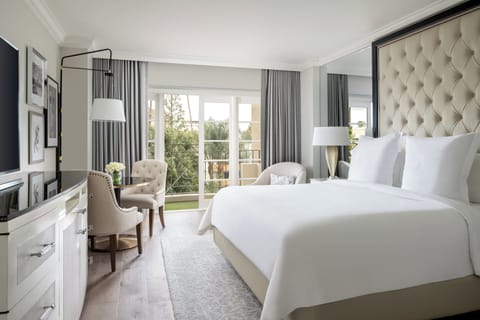 Premier Room, 1 King Bed, Balcony | Premium bedding, down comforters, minibar, in-room safe