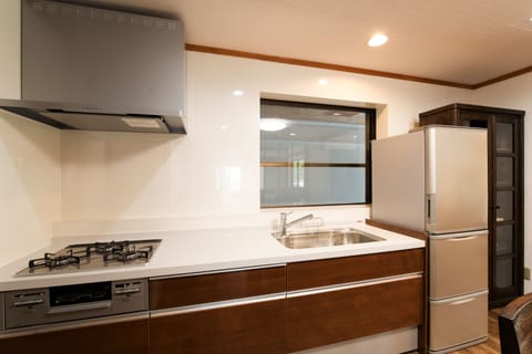 Private Vacation Home, Non Smoking | Private kitchen | Fridge, microwave, stovetop, cookware/dishes/utensils