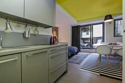 Private kitchenette