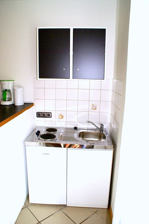 Family Apartment, 1 Bedroom | Private kitchen