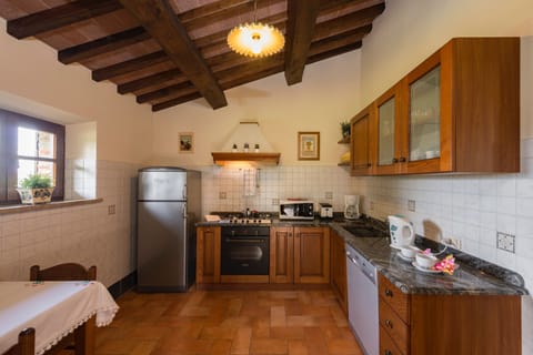 Senior Duplex | Private kitchen | Full-size fridge, microwave, oven, stovetop