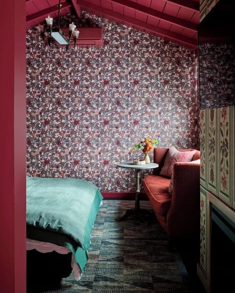 Deja Vu | Egyptian cotton sheets, premium bedding, down comforters, pillowtop beds