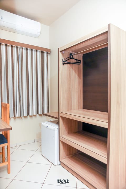 Standard Triple Room | Minibar, desk, free WiFi, bed sheets