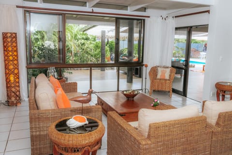 Deluxe Villa, 5 Bedrooms | Living area