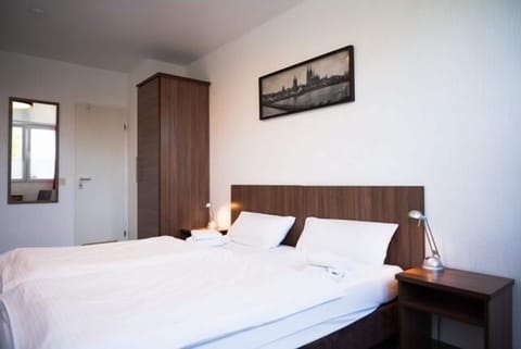Double or Twin Room, Ensuite (DBL/TWN)