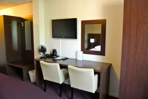 Comfort Double Room | Living area | Flat-screen TV