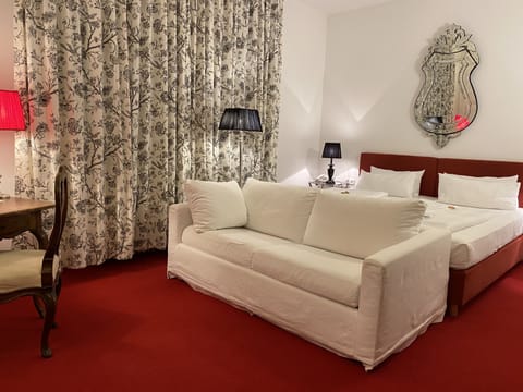 Deluxe Double Room | Living area | LED TV