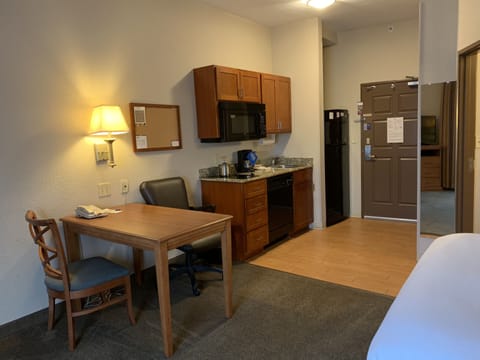 In-room safe, desk, soundproofing, iron/ironing board