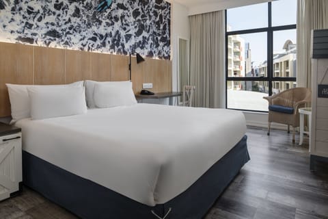 Room, 1 King Bed | Premium bedding, in-room safe, individually decorated