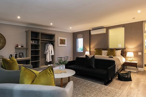 Heritage Family Suite | In-room safe, individually decorated, desk, soundproofing