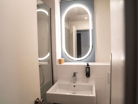 Hypo-allergenic bedding, in-room safe, desk, blackout drapes