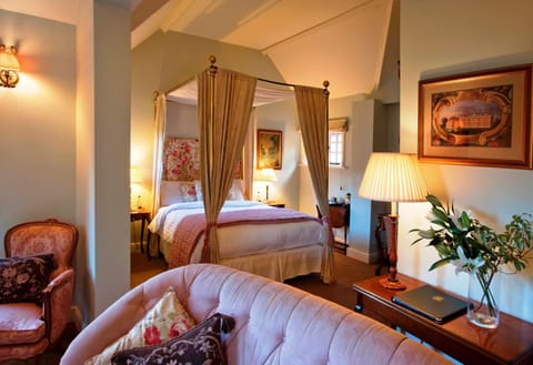 Junior Suite | Individually decorated, individually furnished, desk, iron/ironing board