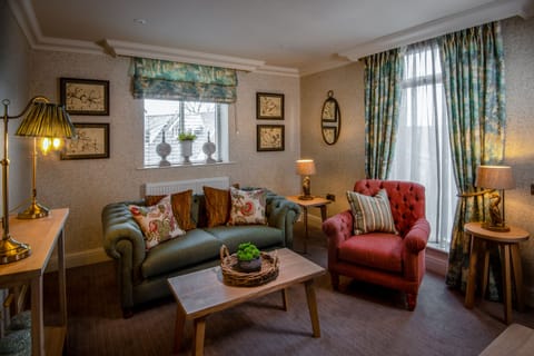 Premier Room (The Chairman’s Suite) | Living area | TV