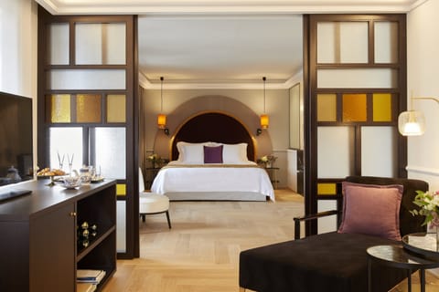 Deluxe Suite (Penthouse) | Pillowtop beds, minibar, in-room safe, blackout drapes