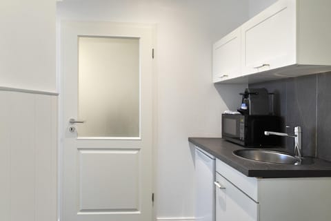 Apartment | Private kitchen | Fridge, microwave, oven, dishwasher