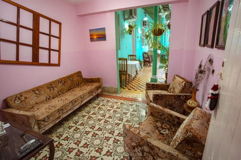 Standard Double Room, Multiple Beds, Non Smoking | Living area