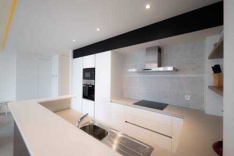 Superior Apartment, 1 Bedroom, Non Smoking | Private kitchen | Shared fridge, microwave