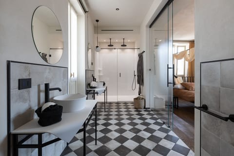 Exclusive Room | Bathroom | Hair dryer, bidet, towels