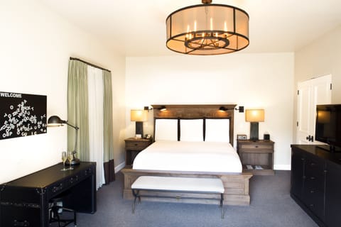 Frette Italian sheets, premium bedding, down comforters, in-room safe