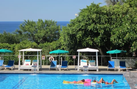 Outdoor pool, sun loungers