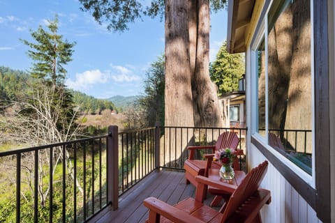 Deluxe Suite, 1 King Bed, Kitchenette, Valley View | Terrace/patio