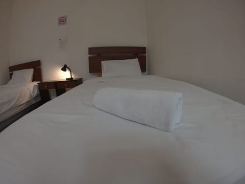 City Double Room, 2 Twin Beds | Soundproofing, free WiFi, bed sheets