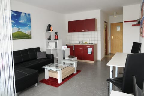 Fridge, stovetop, coffee/tea maker, electric kettle