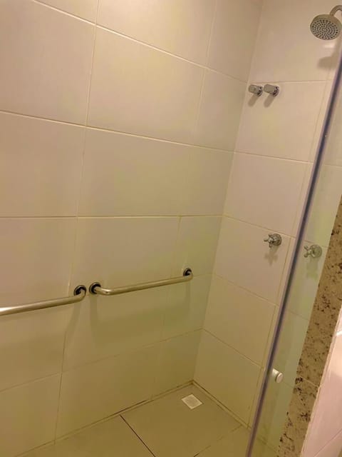 Exclusive Apartment | Bathroom | Shower, free toiletries, towels