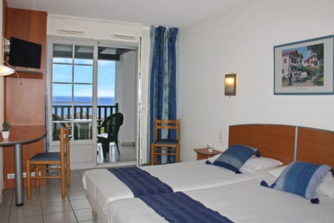 Room, 2 Bedrooms, Connecting Rooms, Ocean View | 2 bedrooms, iron/ironing board, free WiFi, bed sheets