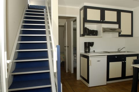 Duplex, 3 Bedrooms | Private kitchen