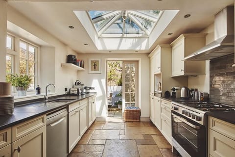 Family Cottage, Private Bathroom (The Crook) | Private kitchen