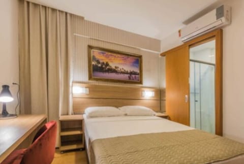 Executive Double Room | Minibar, in-room safe, desk, free WiFi