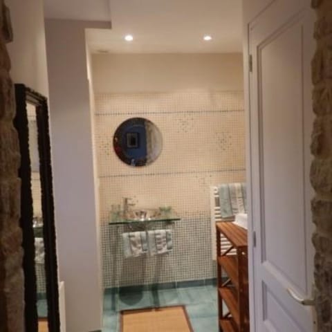 Double Room | Individually decorated, individually furnished, iron/ironing board