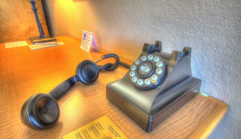 Room, 1 King Bed, Accessible, Non Smoking (Mobility, Bathtub W/grab Bars) | Room amenity