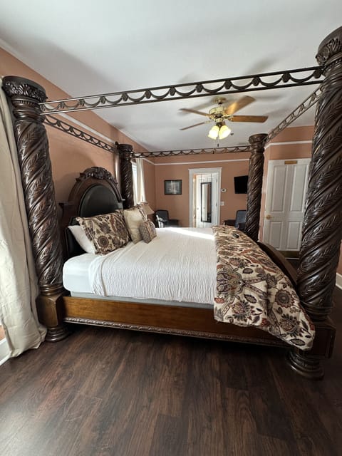 Deluxe Room, 1 King Bed, Non Smoking (The Gentleman's Quarters) | 1 bedroom, premium bedding, pillowtop beds, individually decorated