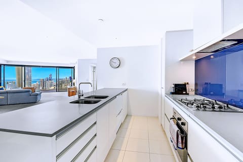 Premium Apartment, 3 Bedrooms, Kitchen, Sky Ocean View | Private kitchen | Full-size fridge, microwave, oven, stovetop