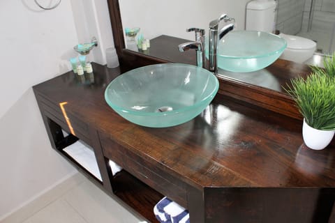 Bathroom sink