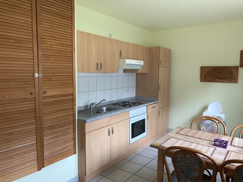 Apartment, 2 Bedrooms, Non Smoking | Private kitchen