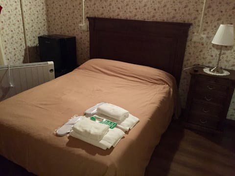 Double Room, 1 Double Bed | Down comforters, desk, rollaway beds, free WiFi