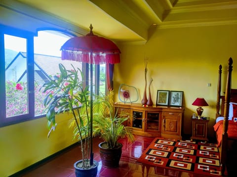 Presidential Suite | Premium bedding, down comforters, pillowtop beds, minibar