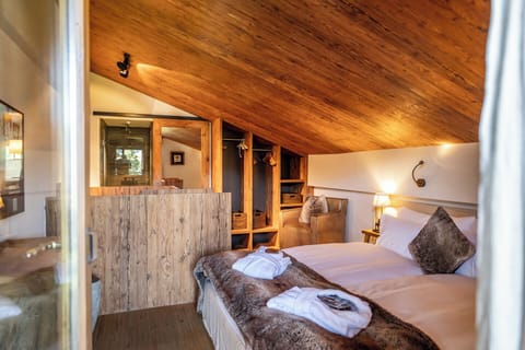 Luxury Suite, 2 Bathrooms, Mountain View | Premium bedding, in-room safe, blackout drapes, free WiFi