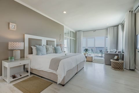 Luxury Suite, Sea View | 1 bedroom, premium bedding, minibar, in-room safe