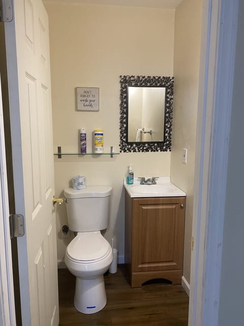 Basic Room | Shared bathroom