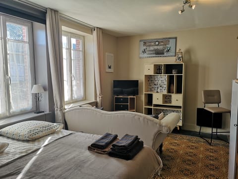 Classic Studio, Non Smoking, Kitchenette | Select Comfort beds, individually decorated, individually furnished