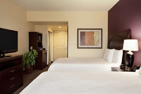 Junior Suite, Accessible | Desk, laptop workspace, blackout drapes, iron/ironing board