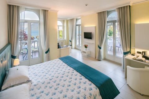 Junior Suite, 2 Twin Beds, Balcony | Hypo-allergenic bedding, minibar, in-room safe, individually decorated