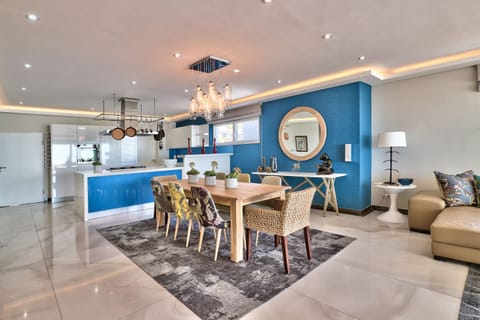 Oasis Apartment | Living room | 109-cm Smart TV with satellite channels, TV, Netflix