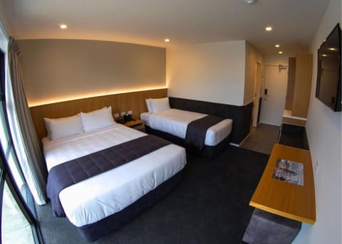 Superior Room | Blackout drapes, free cribs/infant beds, free WiFi, bed sheets