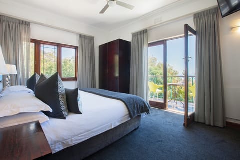 Deluxe Double Room | Premium bedding, in-room safe, soundproofing, iron/ironing board